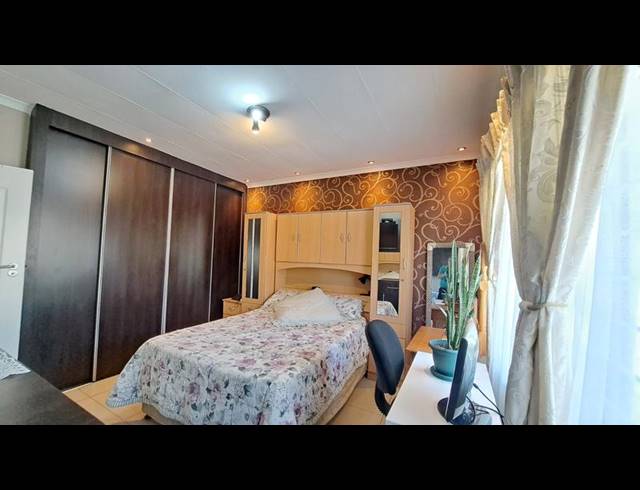 3 BEDROOM TOWNHOUSE FOR SALE IN MORNINGSIDE
